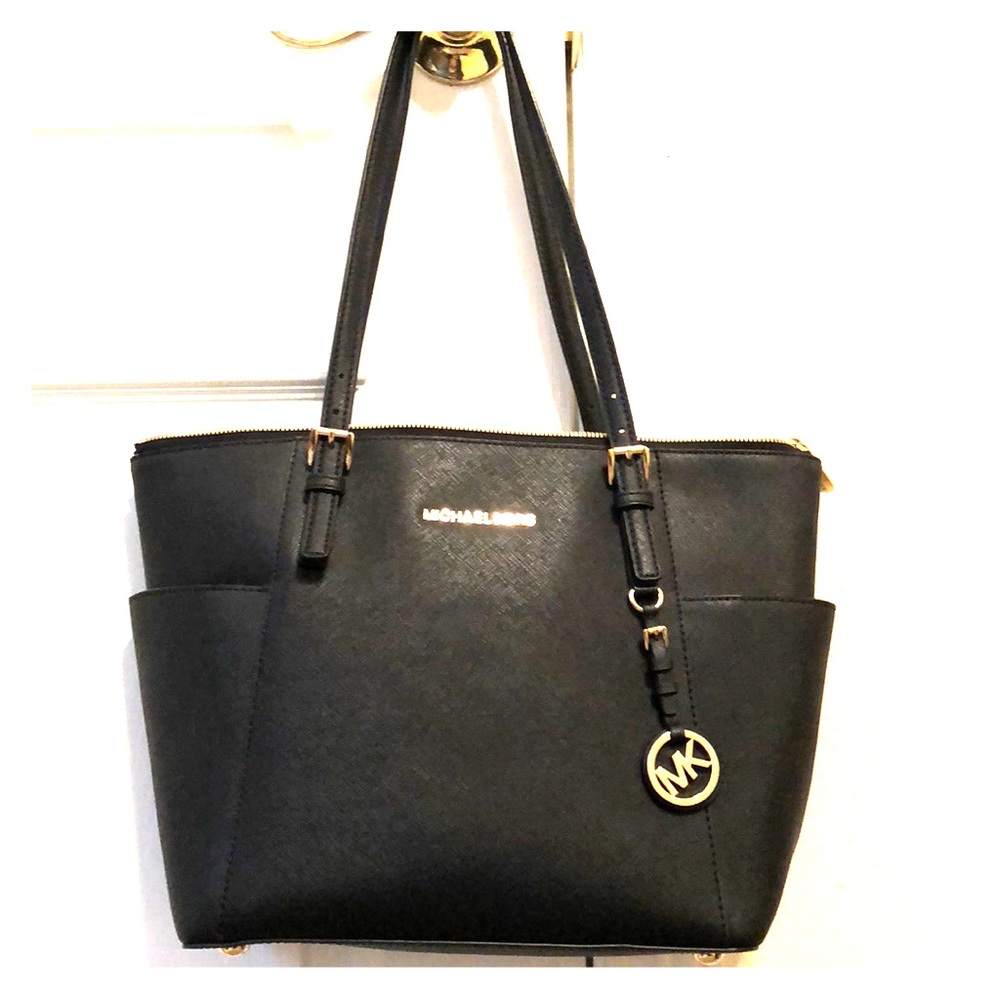 Michael Kors Jet Set Travel Medium Leather Tote